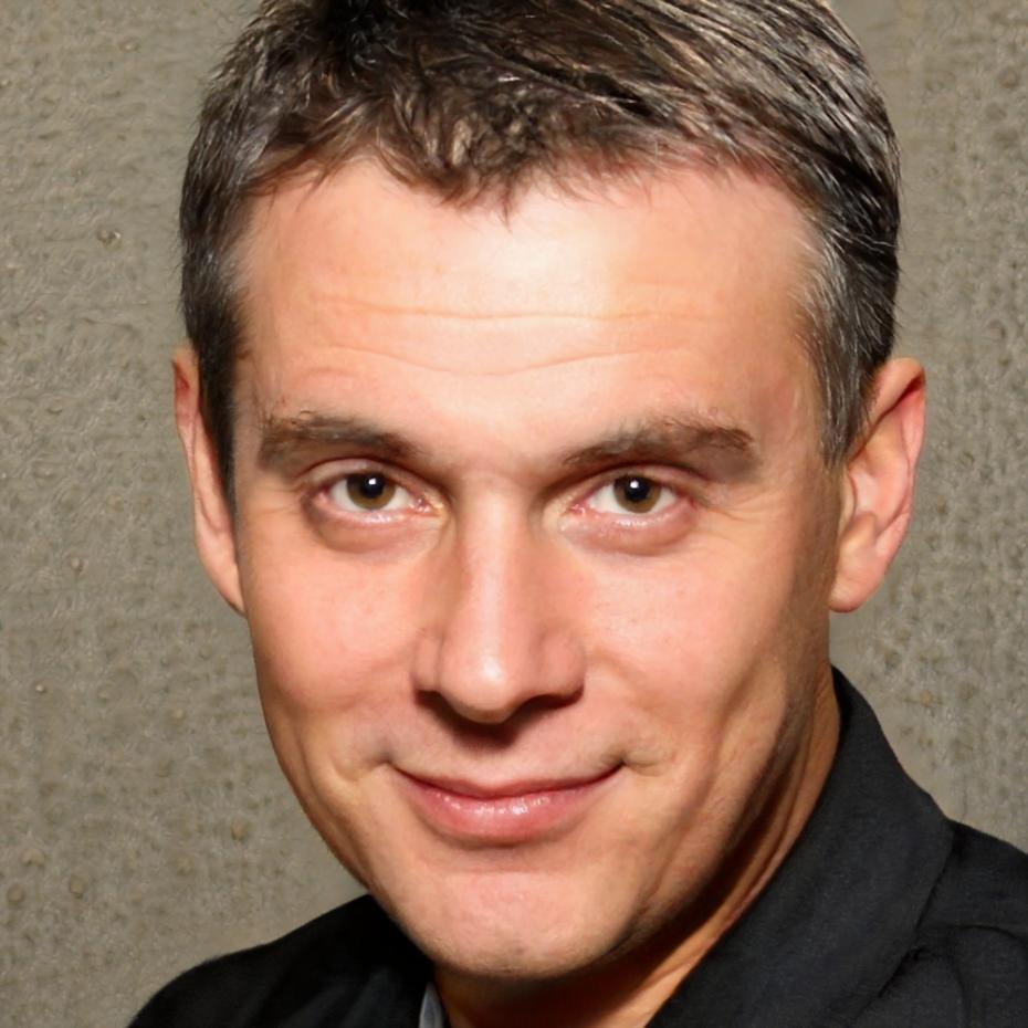 Instructor Eduardo Reyes